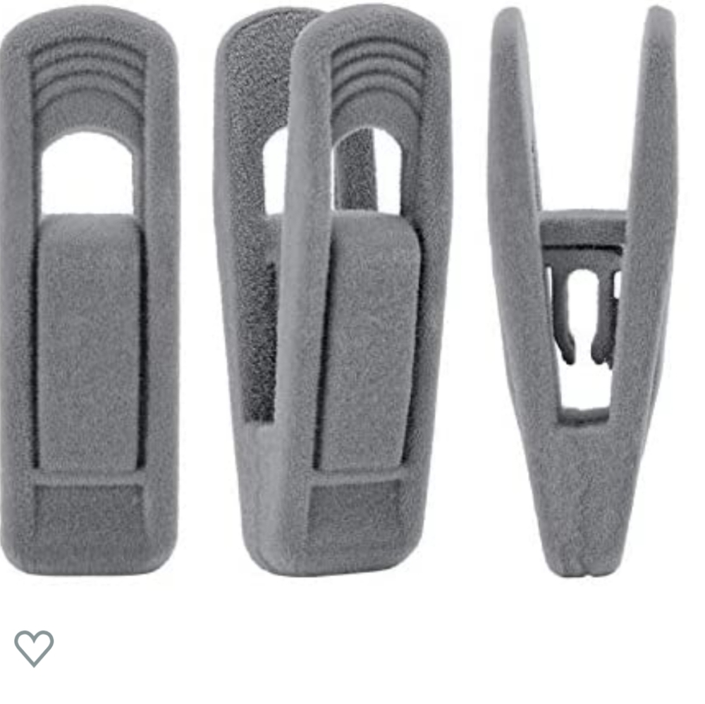 New!!!4 velvet hanger and 8 pieces of clips hanger pieces